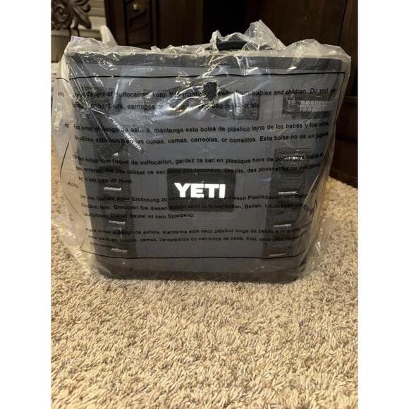 New YETI Hopper Flip 8 Soft Cooler Portable Insulated Lunch Bag